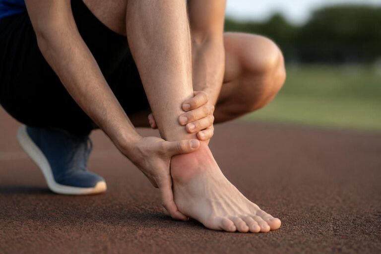 ontdek wat te doen als je enkelbanden zijn gescheurd en leer effectieve manieren om blessures te voorkomen. handige tips voor snelle genezing en sterkere enkels.